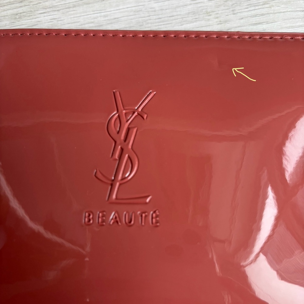YVES SAINT LAURENT | YSL Beauté Patent Bag in Terracotta - Picture 3 of 6